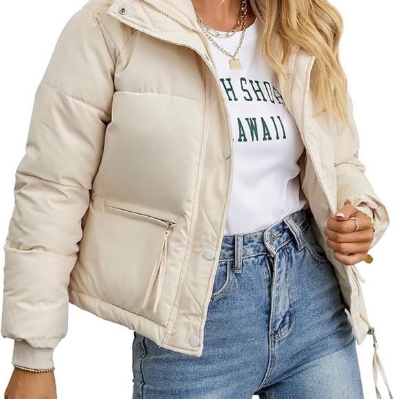 Jackets & Blazers - NWT Short Cream Puffer Jacket